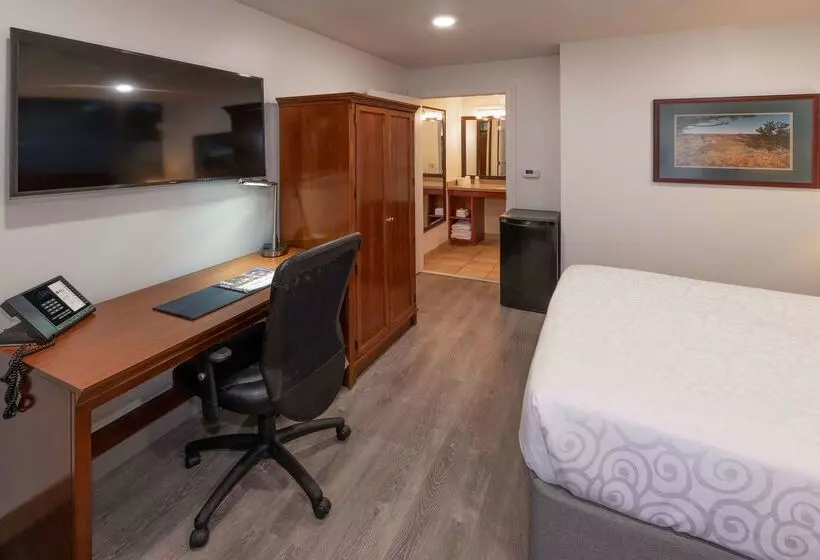 هتل Best Western Plus Clocktower Inn