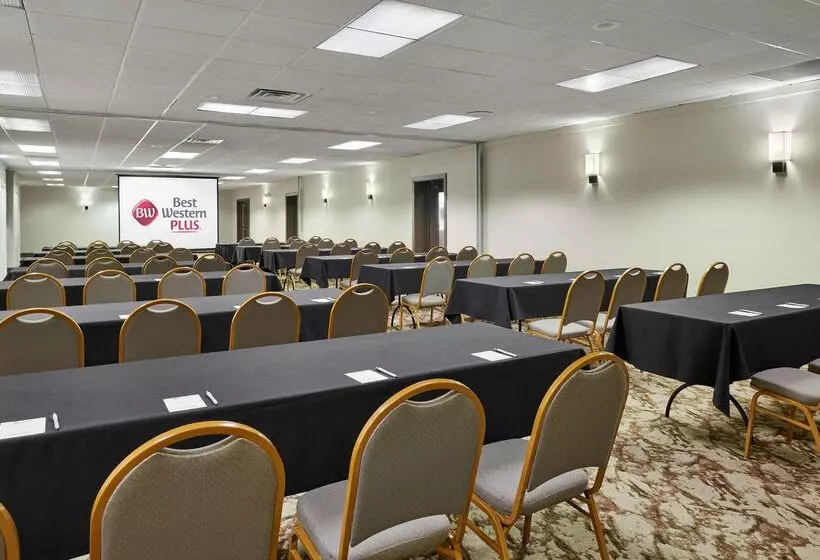 Best Western Plus Milwaukee Airport Hotel & Conference Center