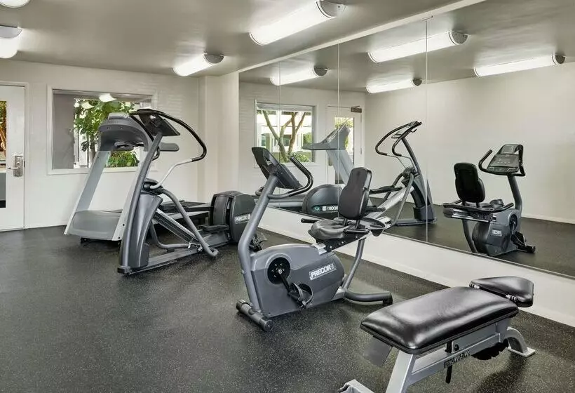 Best Western Plus Milwaukee Airport Hotel & Conference Center