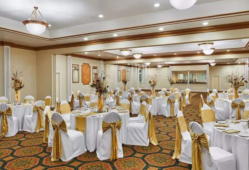 Best Western Plus Milwaukee Airport Hotel & Conference Center