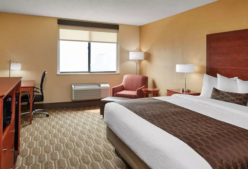 Best Western Plus Milwaukee Airport Hotel & Conference Center
