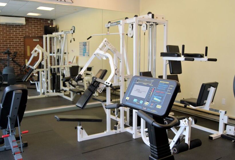 בית מלון כפרי Best Western Plus Wilkes Barre Center City