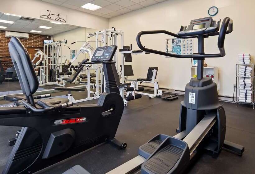 בית מלון כפרי Best Western Plus Wilkes Barre Center City