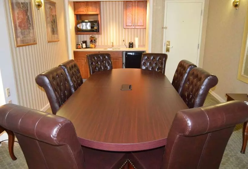 호텔 Best Western Plus Wilkes Barre Center City