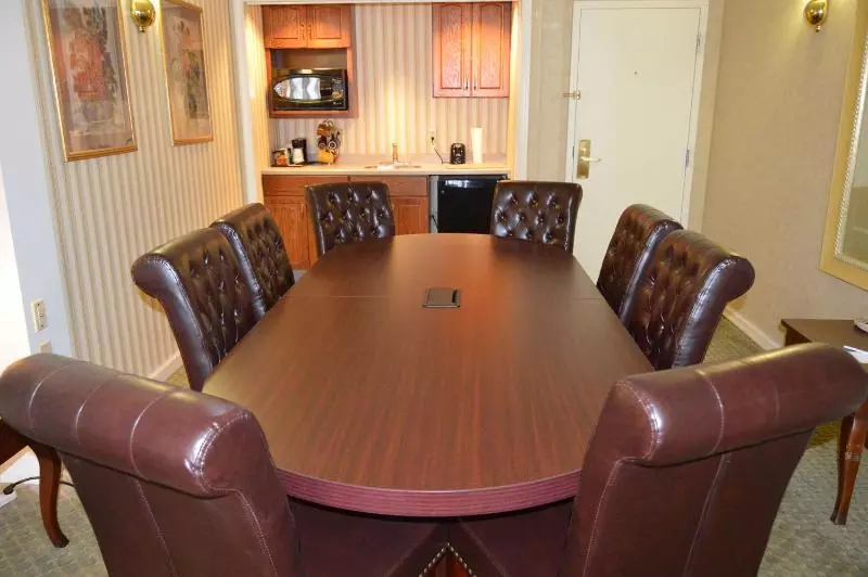 호텔 Best Western Plus Wilkes Barre Center City