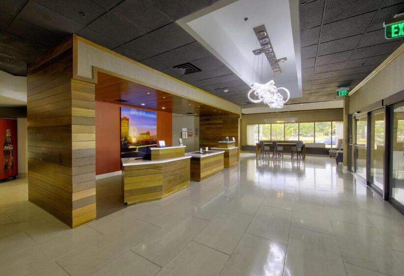 호텔 Holiday Inn Brookfield   Milwaukee, An Ihg