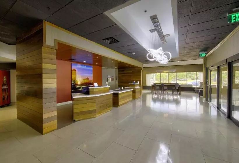 فندق Holiday Inn Brookfield Milwaukee, An Ihg