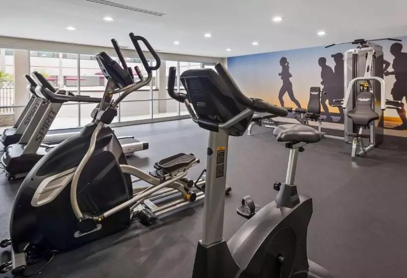 فندق Holiday Inn Brookfield Milwaukee, An Ihg