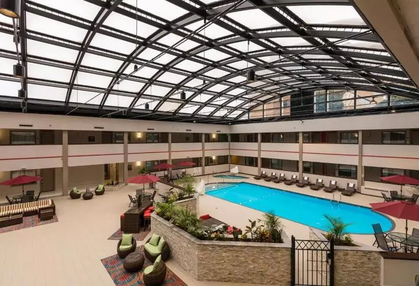 فندق Holiday Inn Brookfield Milwaukee, An Ihg