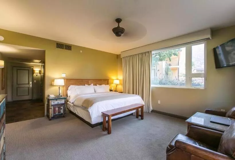 בית מלון כפרי Driftwood Lodge