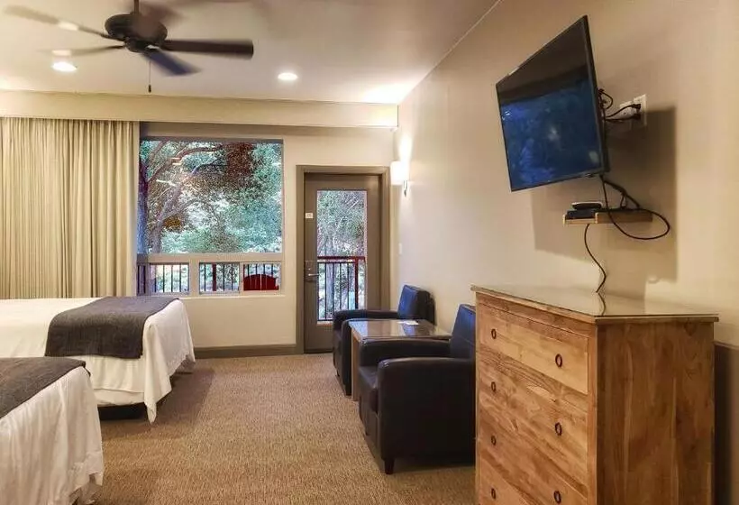 בית מלון כפרי Driftwood Lodge