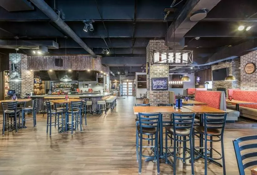 Hotel Everspring Inn And Suites