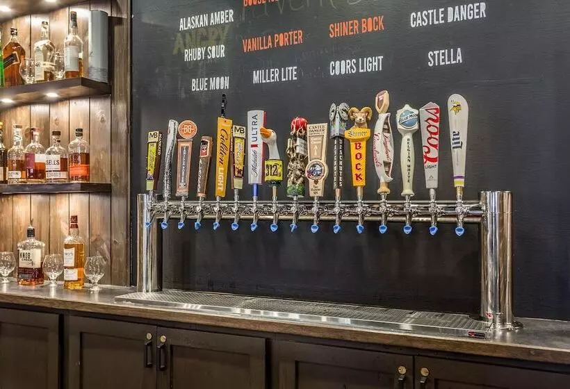 Hotel Everspring Inn And Suites