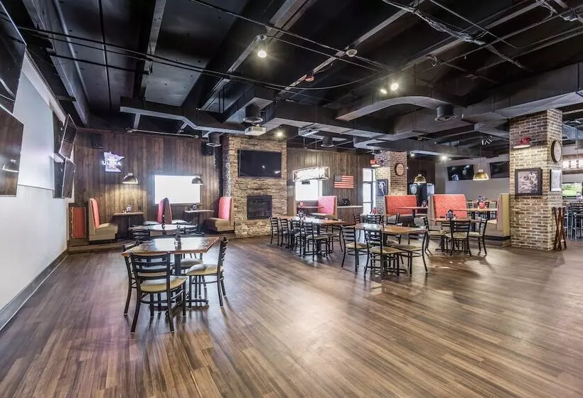 Hotel Everspring Inn And Suites