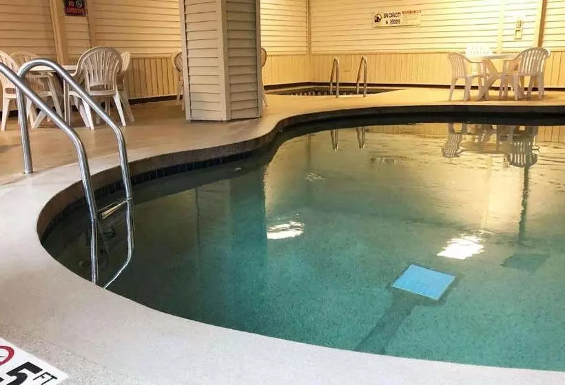 בית מלון כפרי Magnuson Copper Crown