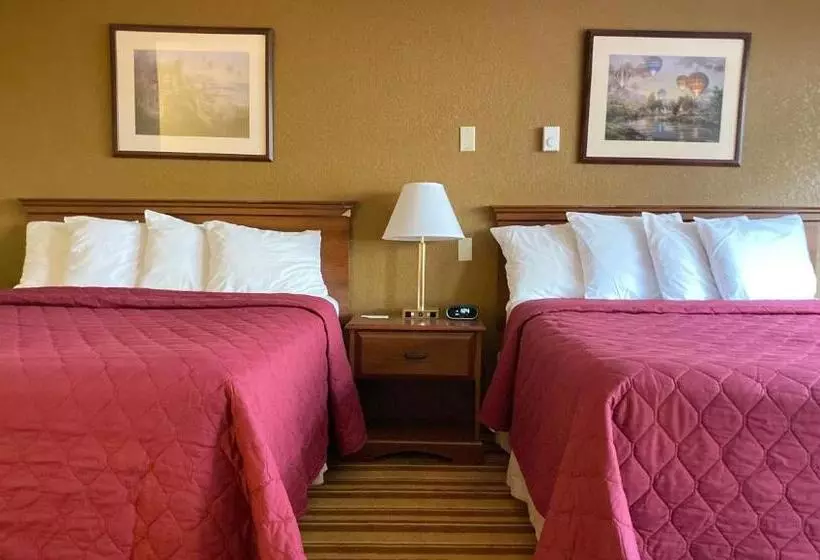 בית מלון כפרי Magnuson Copper Crown