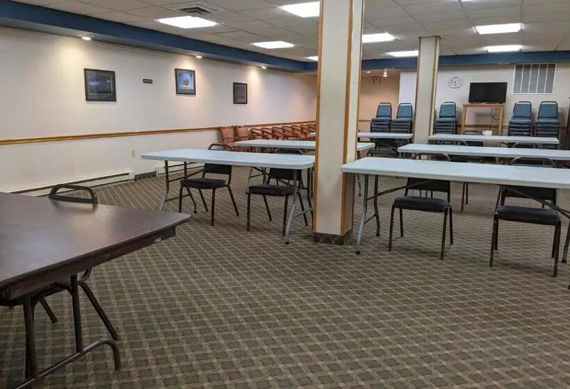 בית מלון כפרי Magnuson Copper Crown