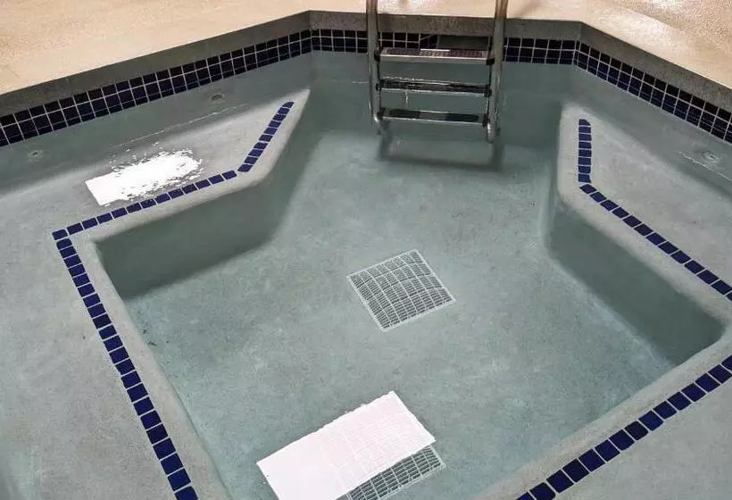 בית מלון כפרי Magnuson Copper Crown