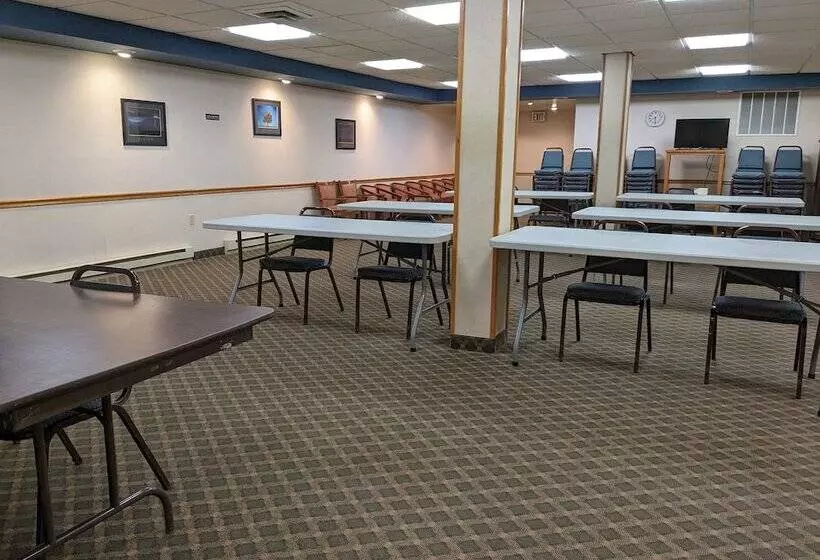 בית מלון כפרי Magnuson Copper Crown