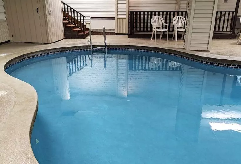 בית מלון כפרי Magnuson Copper Crown