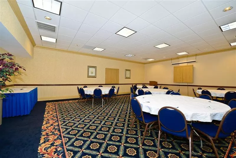 Отель Old Colony Inn Alexandria