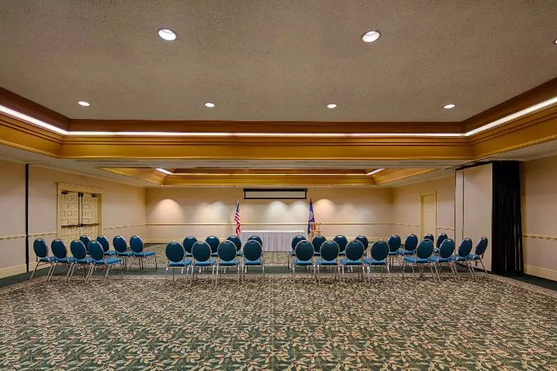 هتل Red Lion  Twin Falls