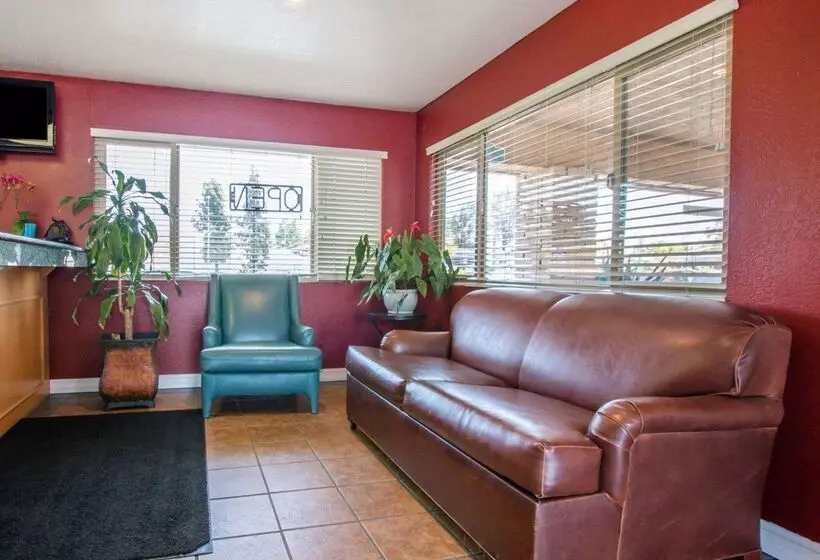 ホテル Rodeway Inn Fallbrook Downtown