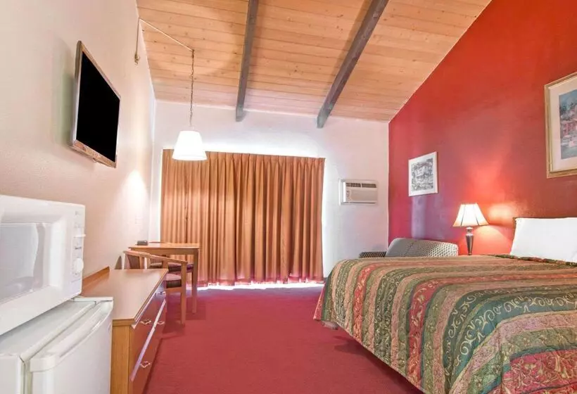 ホテル Rodeway Inn Fallbrook Downtown