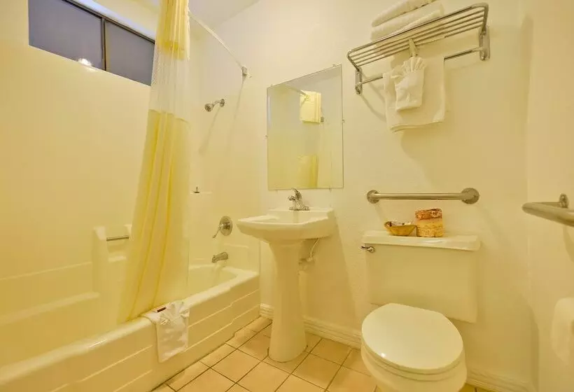 ホテル Rodeway Inn Fallbrook Downtown