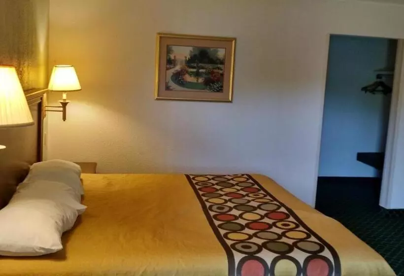 Отель Sprucewood Inn