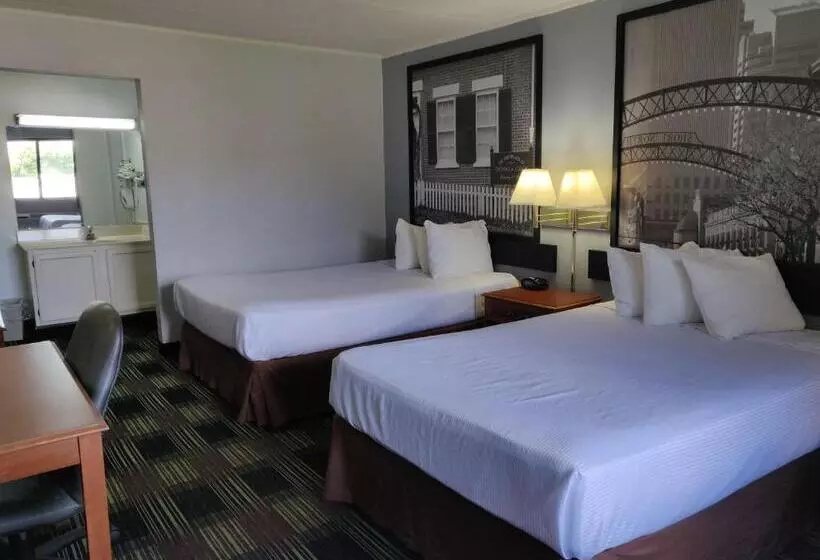 Отель Sprucewood Inn