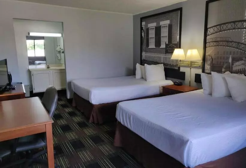 Отель Sprucewood Inn