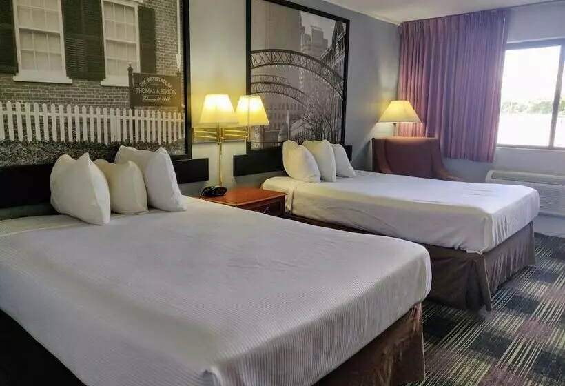 Отель Sprucewood Inn