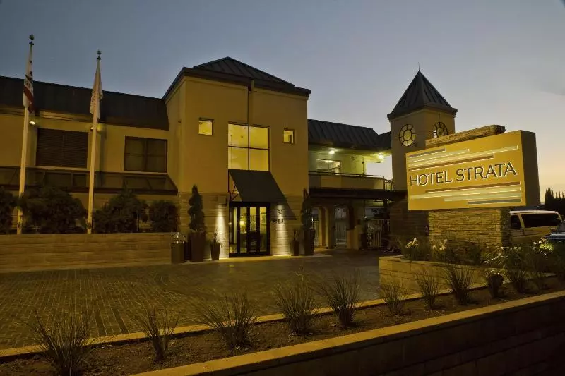 호텔 Strata