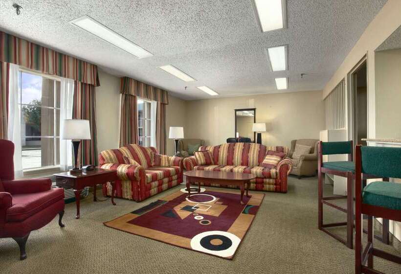 فندق Super 8 By Wyndham New Iberia