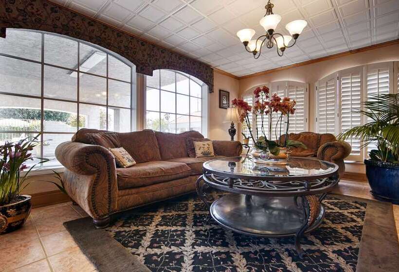 Surestay Hotel By Best Western Camarillo