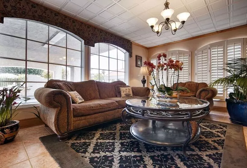 Surestay Hotel By Best Western Camarillo