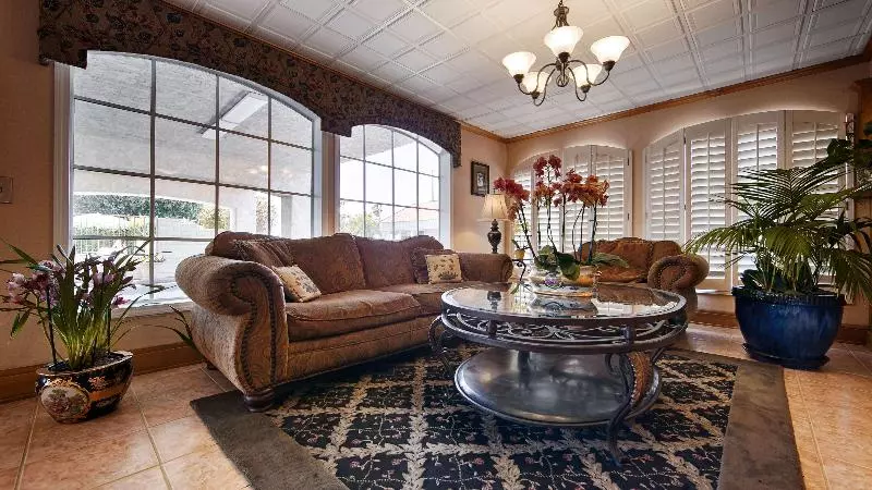 Surestay Hotel By Best Western Camarillo