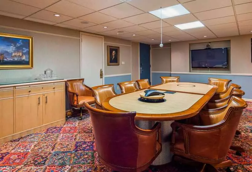 هتل Brandywine Valley Inn Surestay Plus By Best Western