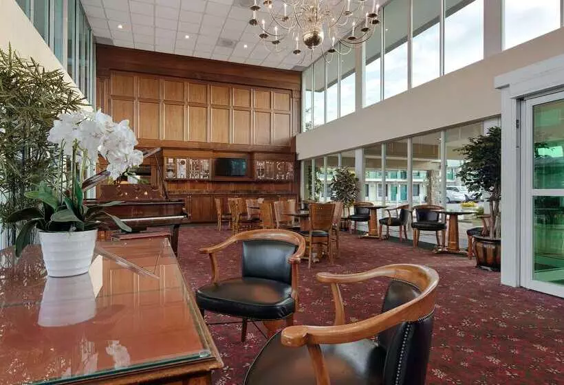 هتل Brandywine Valley Inn Surestay Plus By Best Western