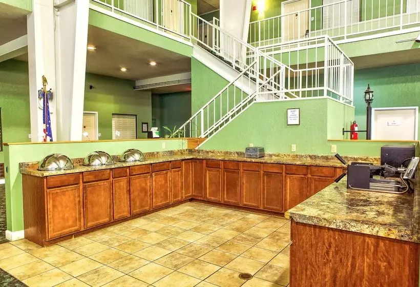 Motel Coratel Inn & Suites By Jasper Mccook