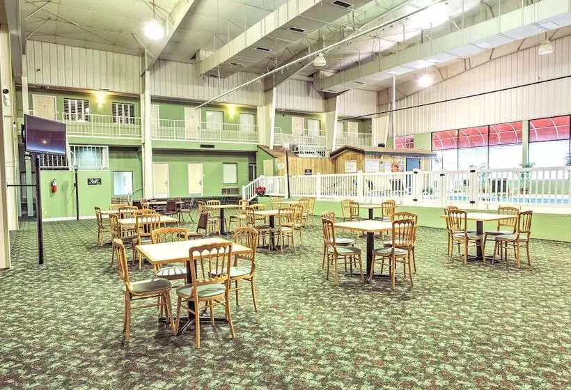 Motel Coratel Inn & Suites By Jasper Mccook