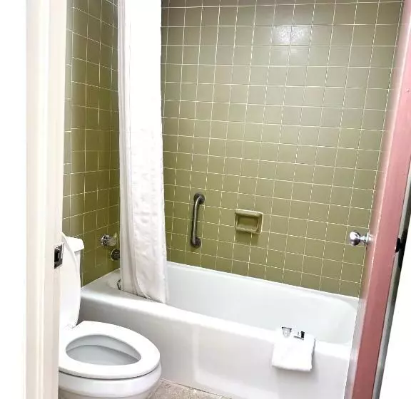 فندق على الطريق Mountain Home Inn