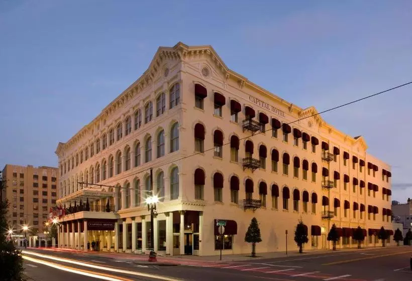 فندق Capital