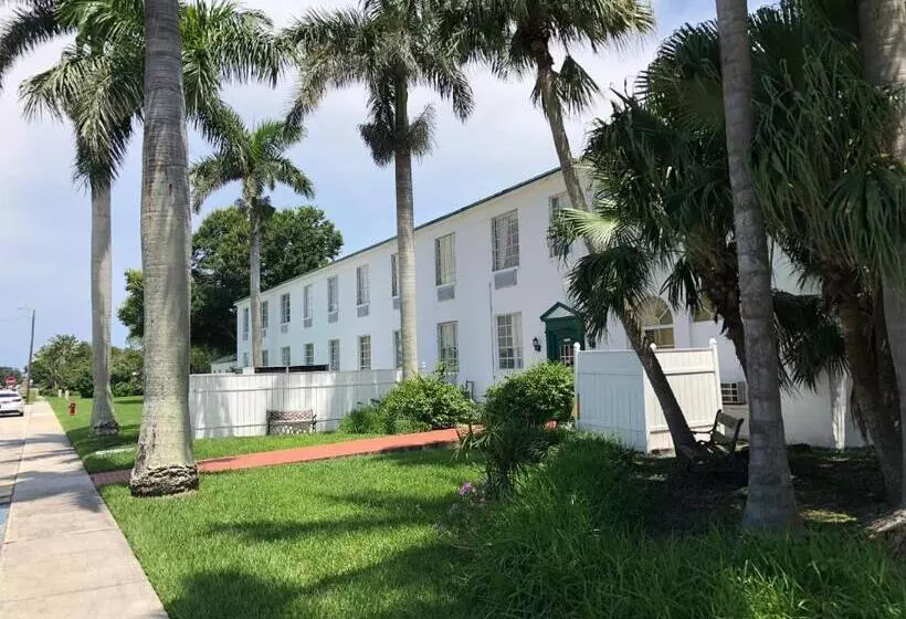 酒店 Americas Best Value Inn Historic Clewiston Inn
