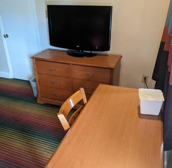 בית מלון כפרי Azalea Inn & Suites