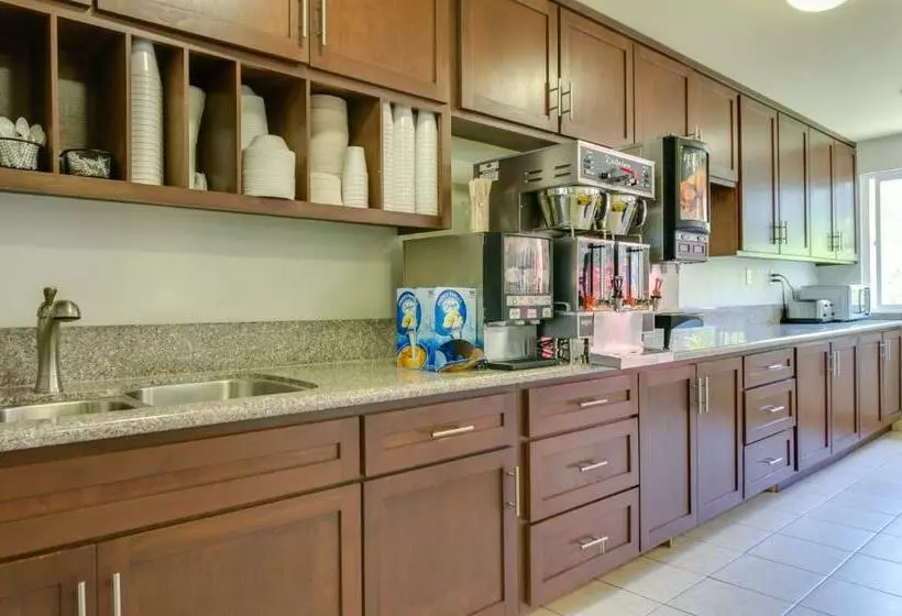 Hotel California Suites