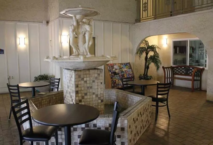 Hotel California Suites