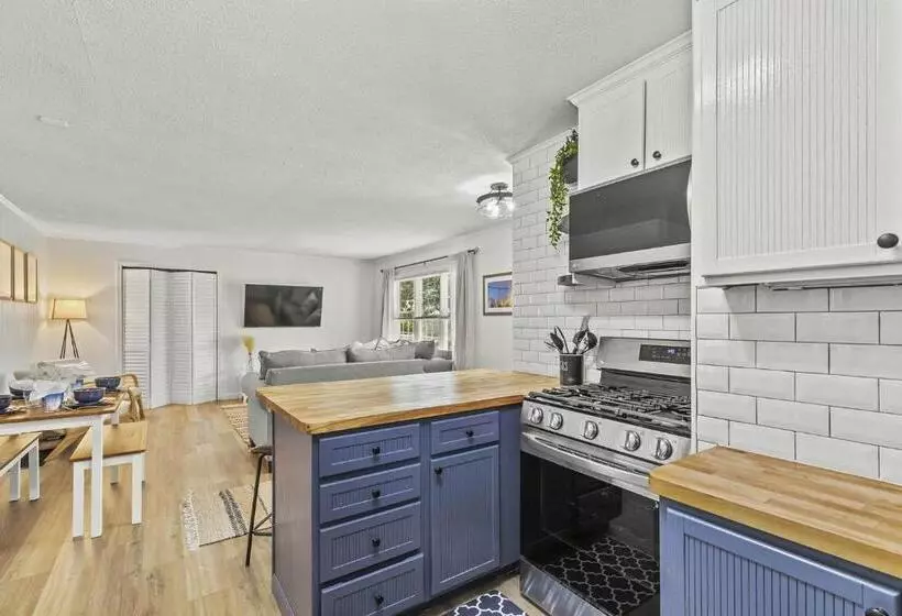 Hotelli Captain Gosnold Village