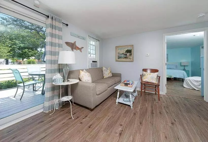 Hotelli Captain Gosnold Village